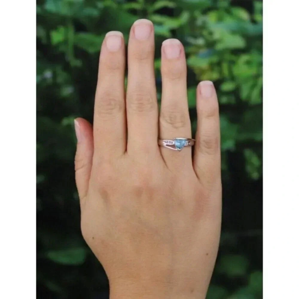 10k White Gold Natural Blue Topaz & Diamond Ring Size 7 1/4 - Picture 3 of 9